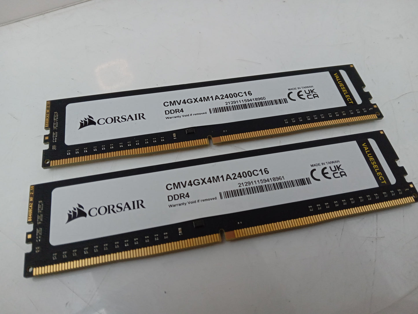 Corsair Value Select 8GB (2x4GB) 2400 MHz DDR4-2400 PC4-19200 RAM CMV4GX4M1A2400C16