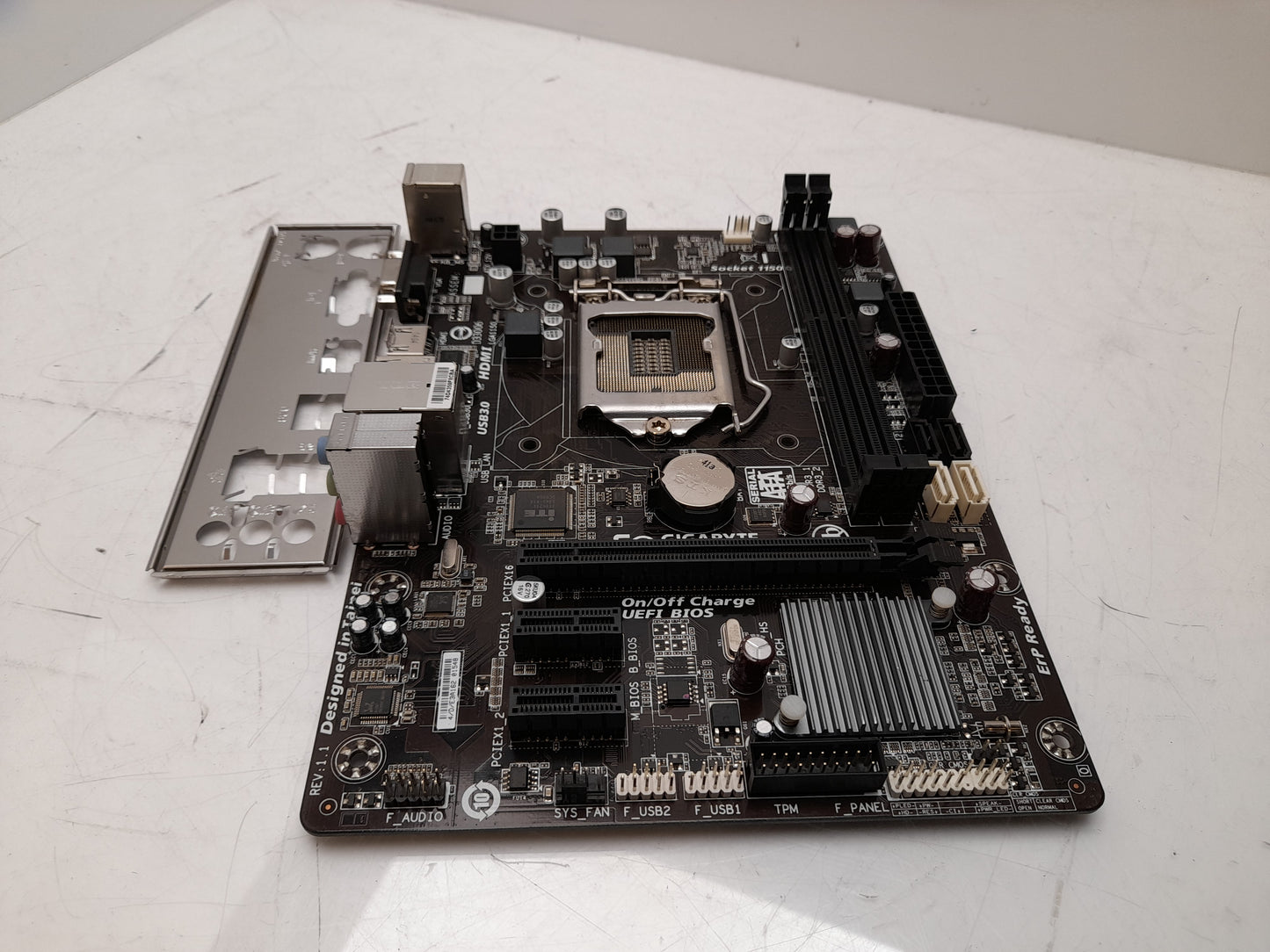 GIGABYTE GA-H81M-H Socket LGA1150 DDR3 Micro ATX Motherboard With I/O Shield