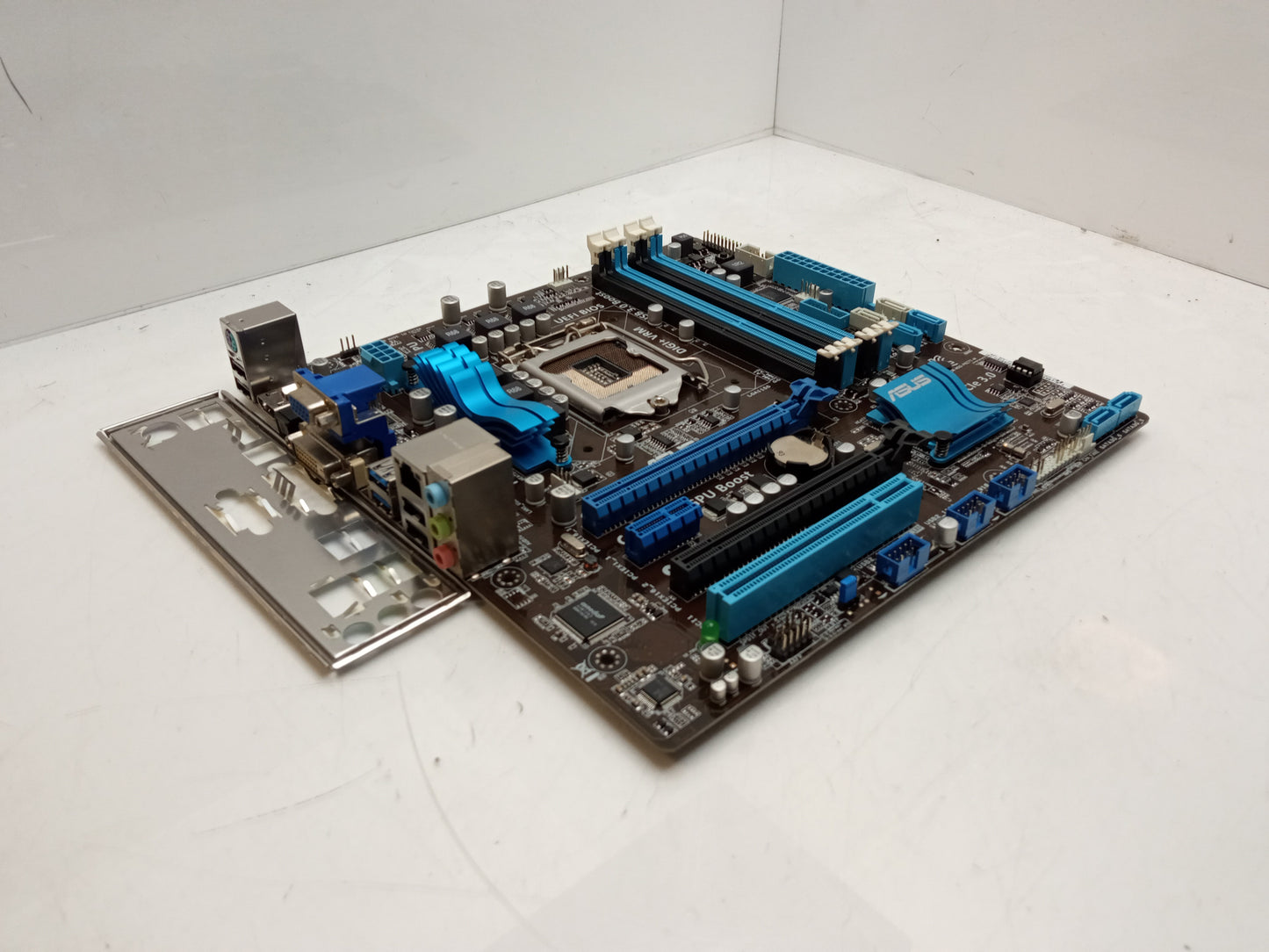 ASUS P8Z77-M Socket LGA1155 DDR3 PCI-E Micro ATX Motherboard With I/O Shield