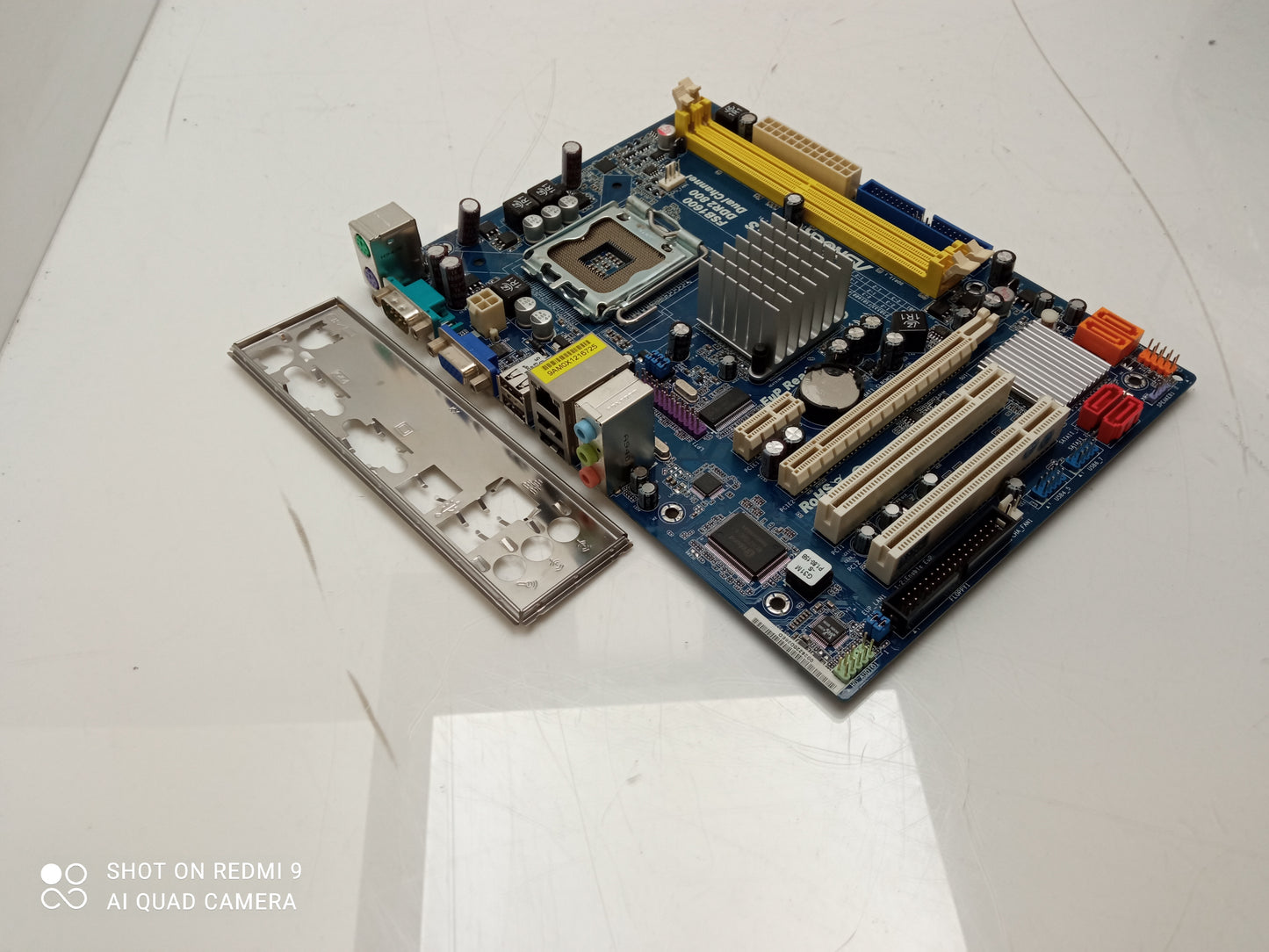 ASRock G31M-S Socket LGA775 Micro ATX DDR2 Motherboard With I/O Shield