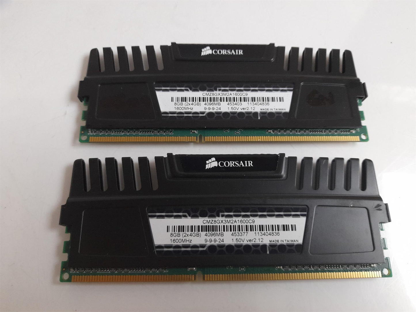 Corsair Vengeance 8GB(2x4GB) 1600 MHz DDR3-1600 PC3-12800U RAM CMZ8GX3M2A1600C9