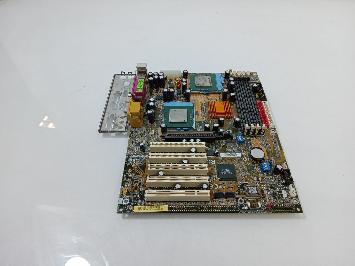 Gigabyte GA-6VTXD Socket 370 ATX Motherboard with 2x SL6JN 1.2Ghz Pentium CPU