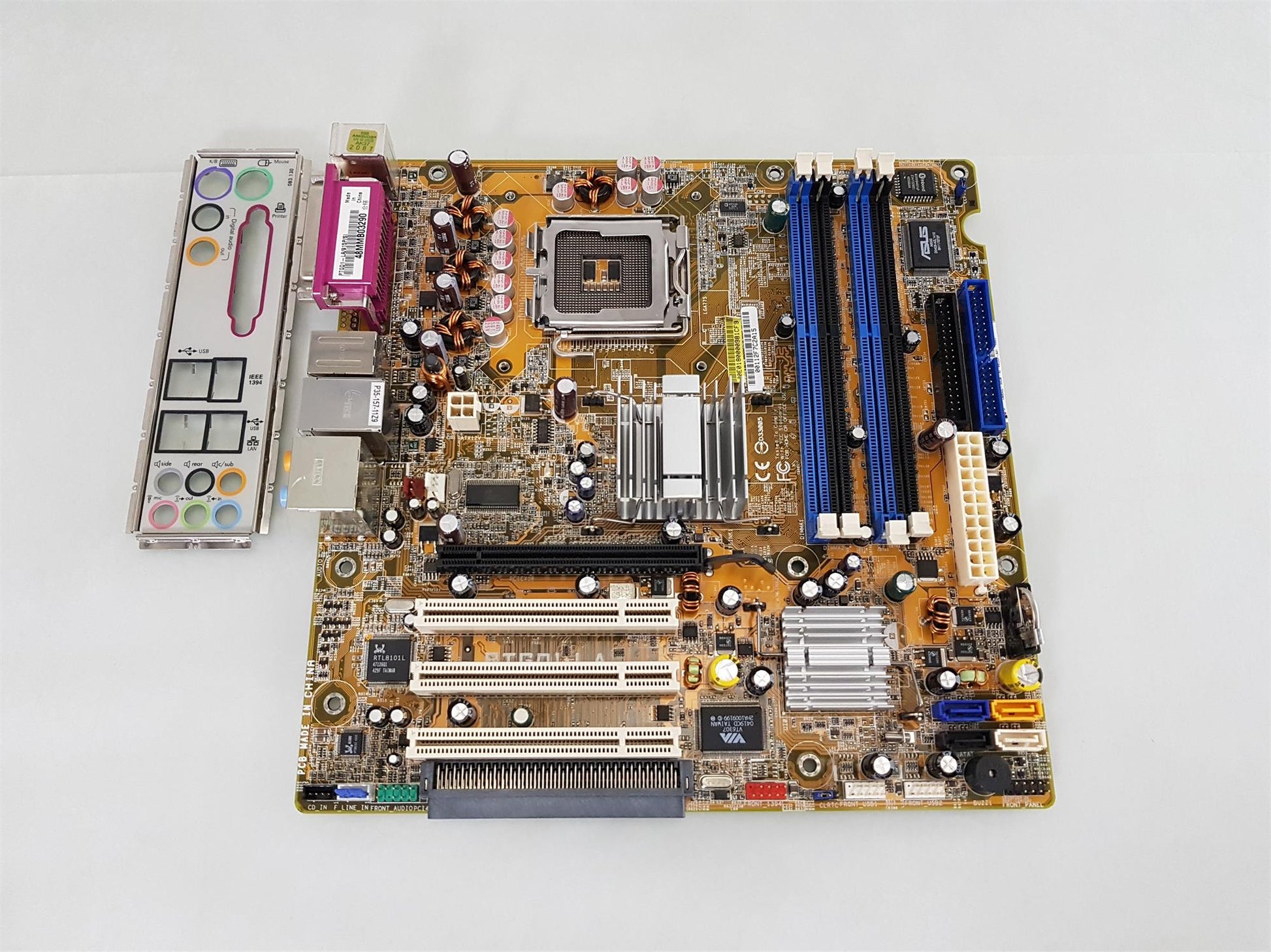 ASUS PTGD1-LA Socket LGA775 DDR MicroATX Motherboard with I/O Shield