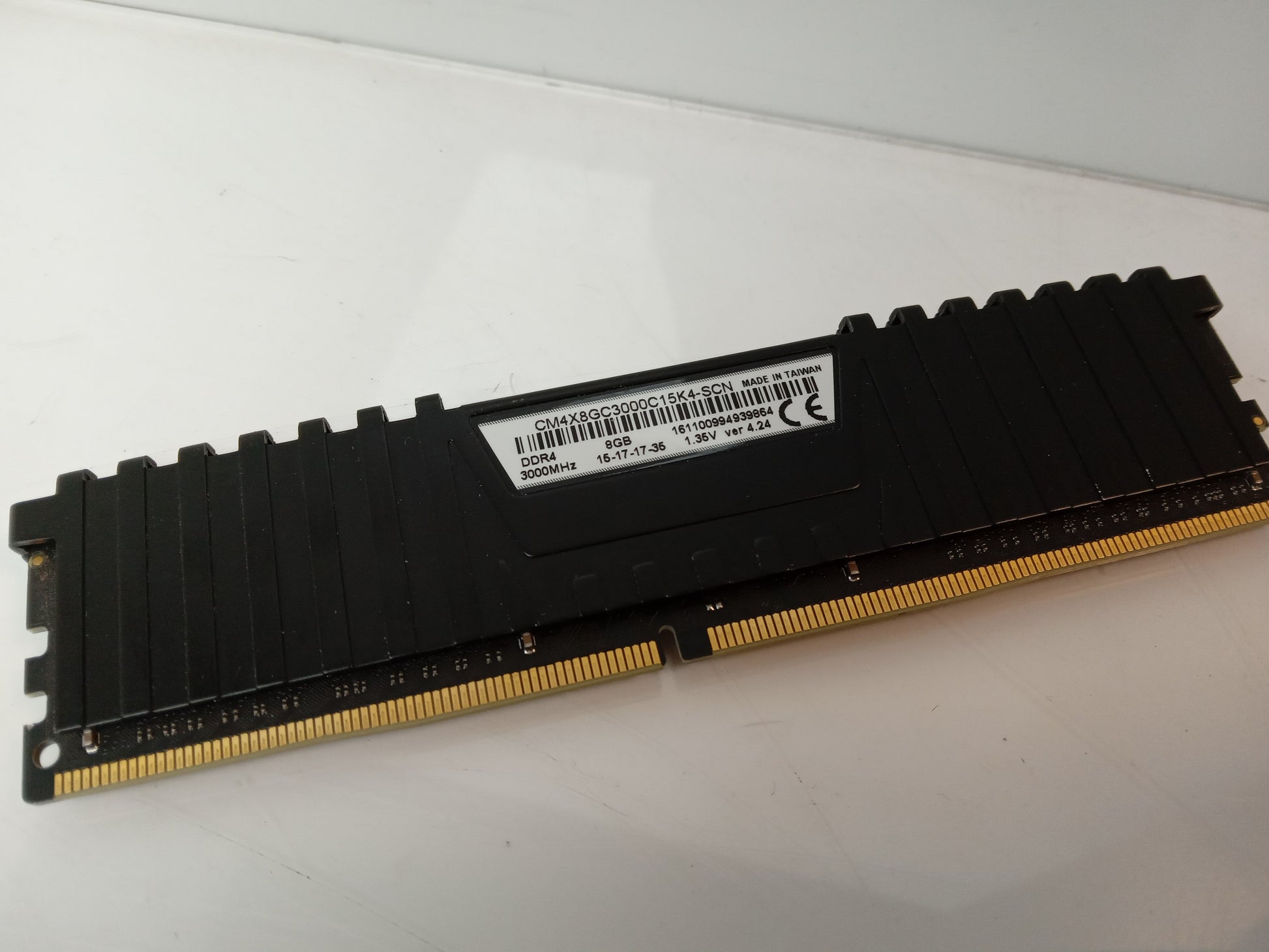 Corsair Vengeance 8GB(1x8GB) 3000 MHz DDR4-3000 PC4-24000 CM4X8GC3000C15K4-SCN