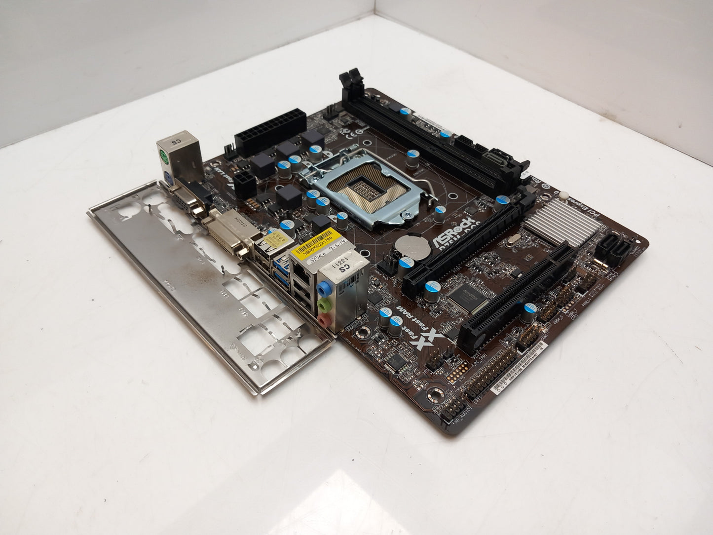 ASRock B75M-DGS Socket LGA1155 DDR3 MicroATX Motherboard With I/O Shield